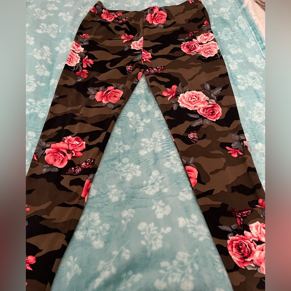 Floral Camouflage Women's Leggings